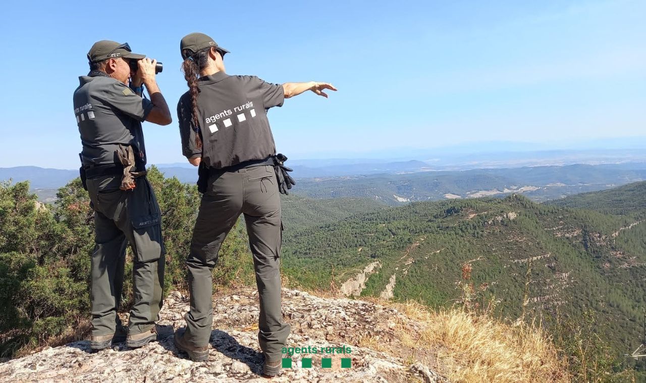 Agents Rurals fent tasques de vigilància Agents Rurals fent tasques de vigilància
