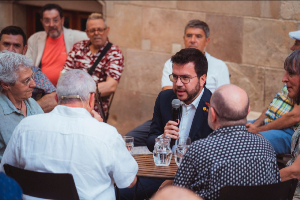 Fotografia de l'acte de la conversa amb el col·lectiu de gent gran LGTBI Fotografia de l'acte de la conversa amb el col·lectiu de gent gran LGTBI