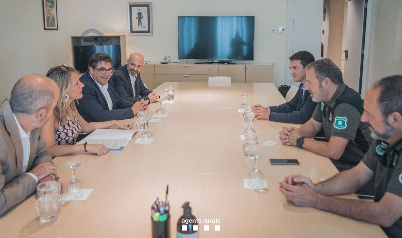 Reunió conveni Departament Interior i Endesa Reunió conveni Departament Interior i Endesa