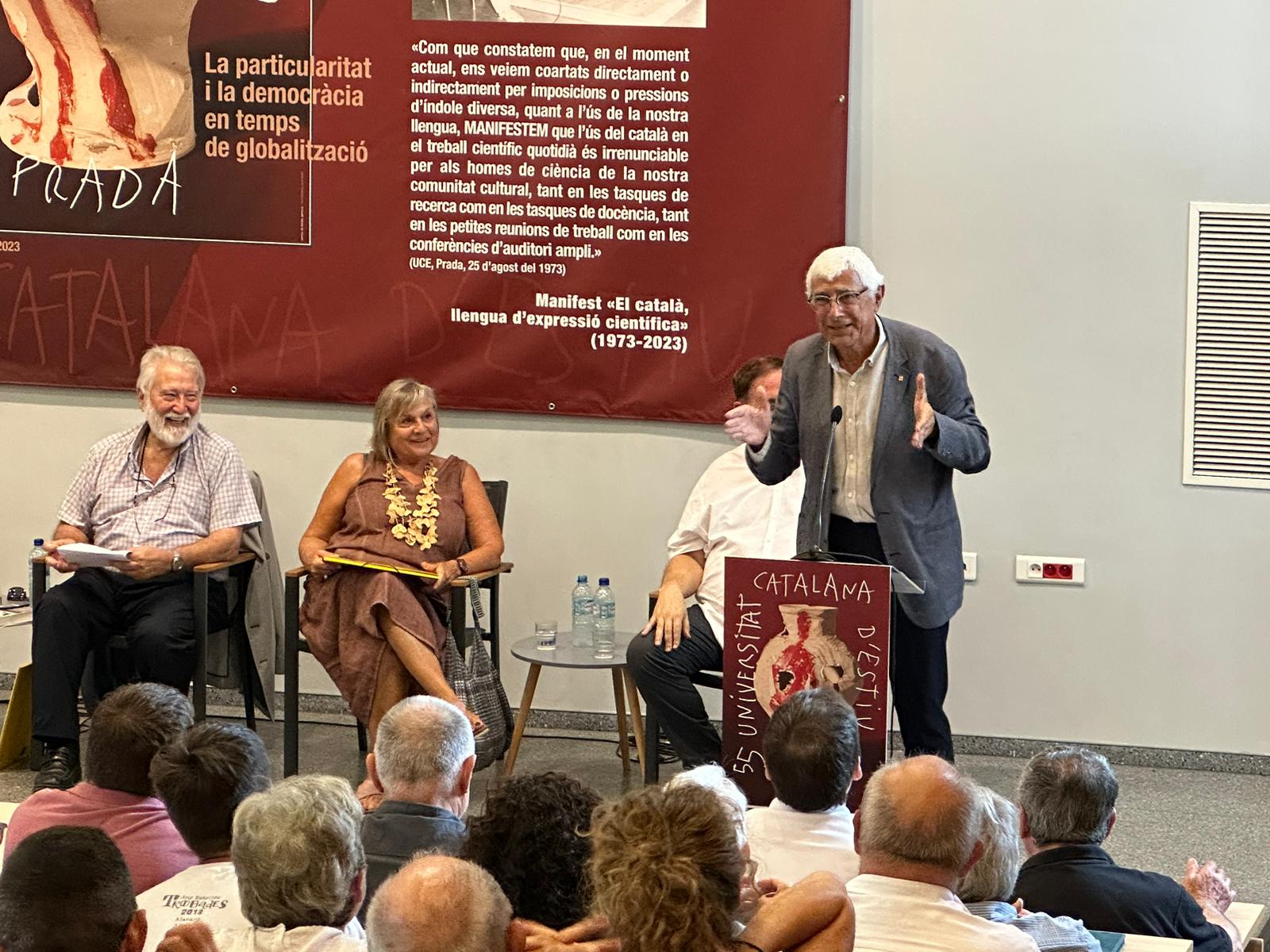 Balcells: “Hem de transformar en profunditat el model de sistema de salut amb un gran pacte del conjunt dels actors democràtics, perquè sigui resolutiu, eficient i sostenible” Balcells: “Hem de transformar en profunditat el model de sistema de salut amb un gran pacte del conjunt dels actors democràtics, perquè sigui resolutiu, eficient i sostenible”