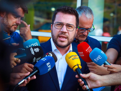 El president, fent declaracions als mitjans (autor: Jordi Bedmar) El president, fent declaracions als mitjans (autor: Jordi Bedmar)