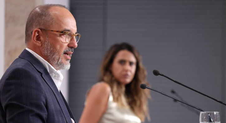 El conseller de Drets Socials, Carles Campuzano i Canadés, i la portaveu del Govern, Patrícia Plaja, durant la roda de premsa posterior a la reunió de l'Executiu (Rubén Moreno) El conseller de Drets Socials, Carles Campuzano i Canadés, i la portaveu del Govern, Patrícia Plaja, durant la roda de premsa posterior a la reunió de l'Executiu (Rubén Moreno)