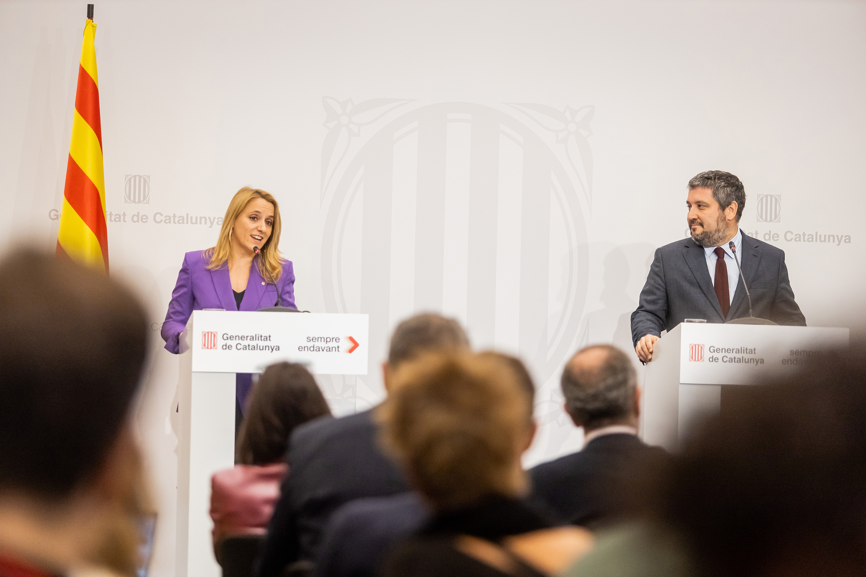 La consellera Mas Guix i el director general del Patrimoni, Josep Maria Aguirre, durant la roda de premsa