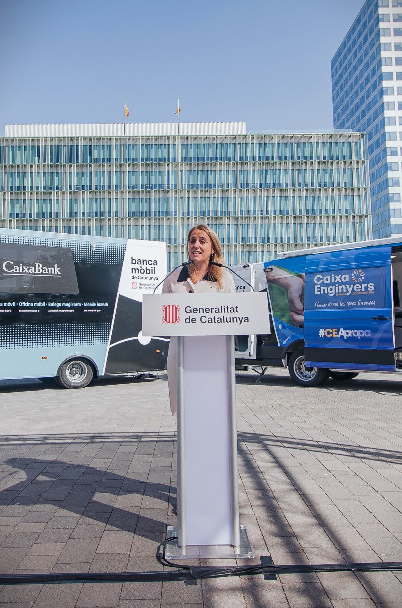 La consellera Mas Guix durant la roda de premsa La consellera Mas Guix durant la roda de premsa