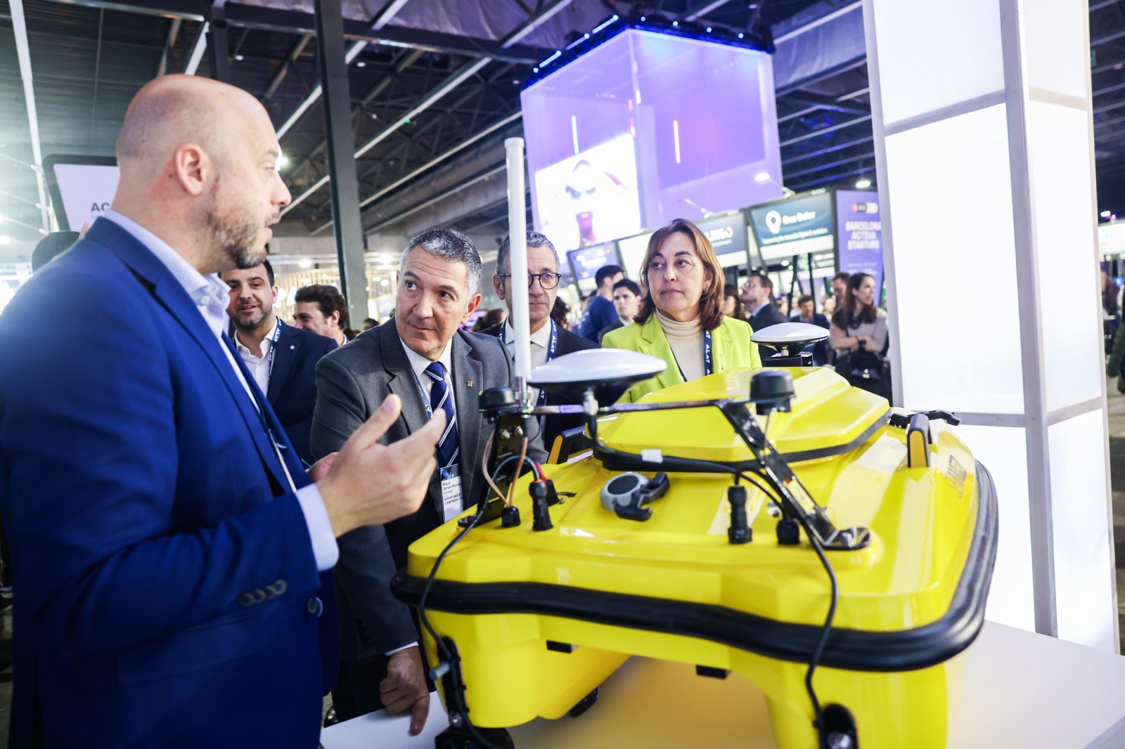 El conseller Sàmper i la consellera Paneque visiten empreses catalanes al pavelló de Catalunya al MWC El conseller Sàmper i la consellera Paneque visiten empreses catalanes al pavelló de Catalunya al MWC