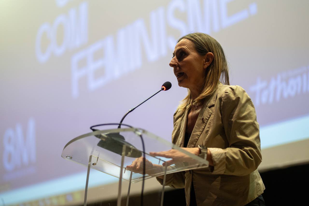 La consellera d'Igualtat i Feminisme, Eva Menor Cantador, durant l'acte de commemoració del 8M a Batea. La consellera d'Igualtat i Feminisme, Eva Menor Cantador, durant l'acte de commemoració del 8M a Batea.