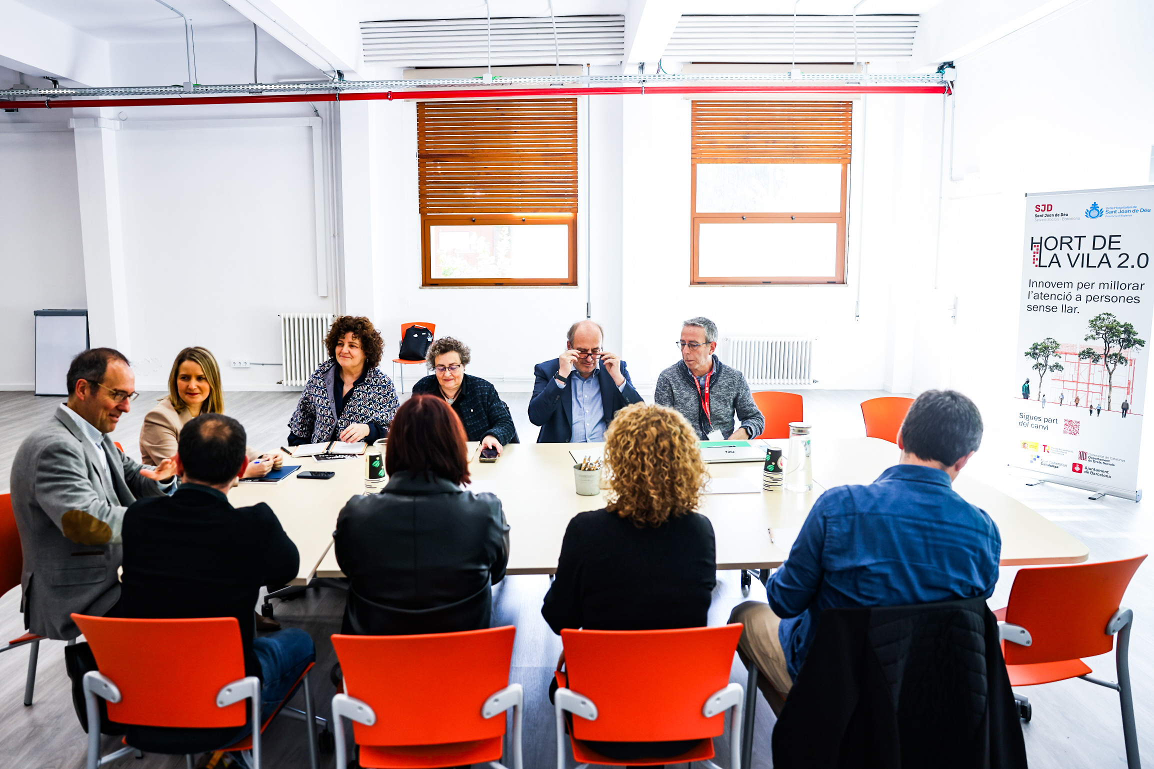 La titular de Drets Socials i Inclusió durant la trobada amb representants de Sant Joan de Déu Serveis Socials i la comissionada d’Acció Social de l’Ajuntament de Barcelona, Sonia Fuertes.
La titular de Drets Socials i Inclusió durant la trobada amb representants de Sant Joan de Déu Serveis Socials i la comissionada d’Acció Social de l’Ajuntament de Barcelona, Sonia Fuertes.