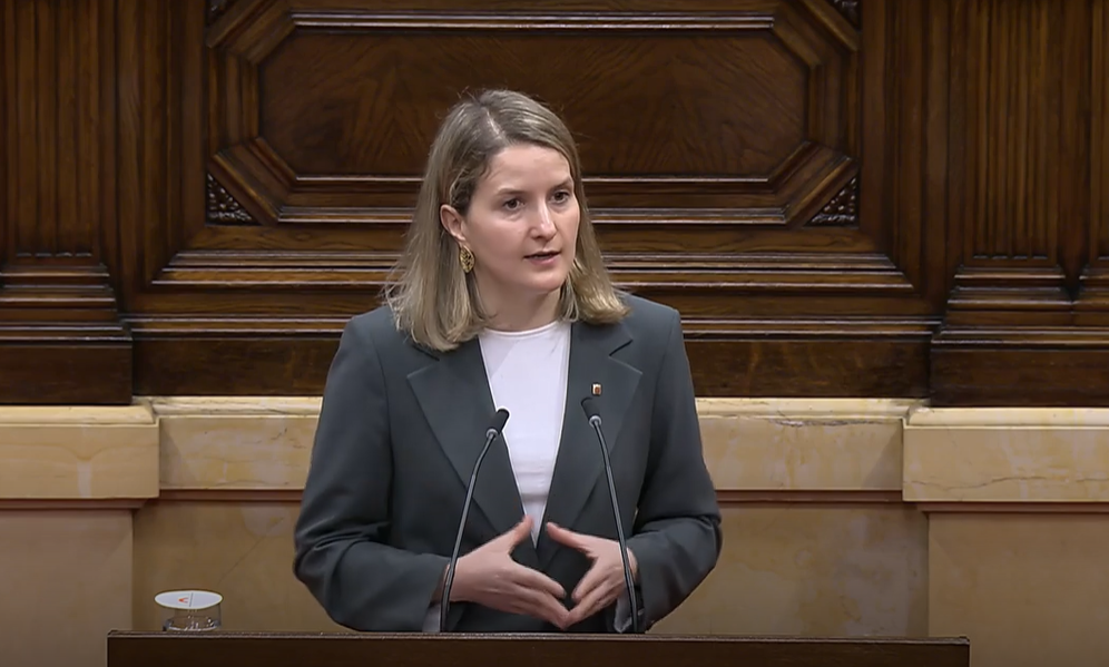 La consellera Martínez Bravo durant la seva intervenció al Parlament. La consellera Martínez Bravo durant la seva intervenció al Parlament.