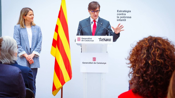 El president de la Generalitat, Salvador Illa, i la consellera de Drets Socials i Inclusió, Mònica Martínez Bravo, han presentat l'Estratègia de lluita contra pobresa infantil a Catalunya 2025-2030. El president de la Generalitat, Salvador Illa, i la consellera de Drets Socials i Inclusió, Mònica Martínez Bravo, han presentat l'Estratègia de lluita contra pobresa infantil a Catalunya 2025-2030.