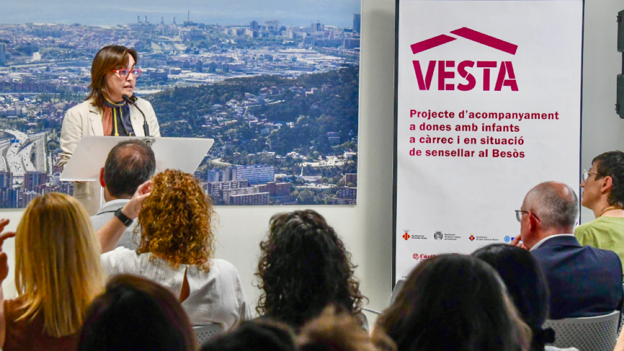La consellera de Territori, Habitatge i Transició Ecològica, Sílvia Paneque i Sureda, com a presidenta del Consorci del Besòs, ha fet el discurs de cloenda de l'acte de presentació sobre avaluació i perspectives de futur del programa VESTA La consellera de Territori, Habitatge i Transició Ecològica, Sílvia Paneque i Sureda, com a presidenta del Consorci del Besòs, ha fet el discurs de cloenda de l'acte de presentació sobre avaluació i perspectives de futur del programa VESTA