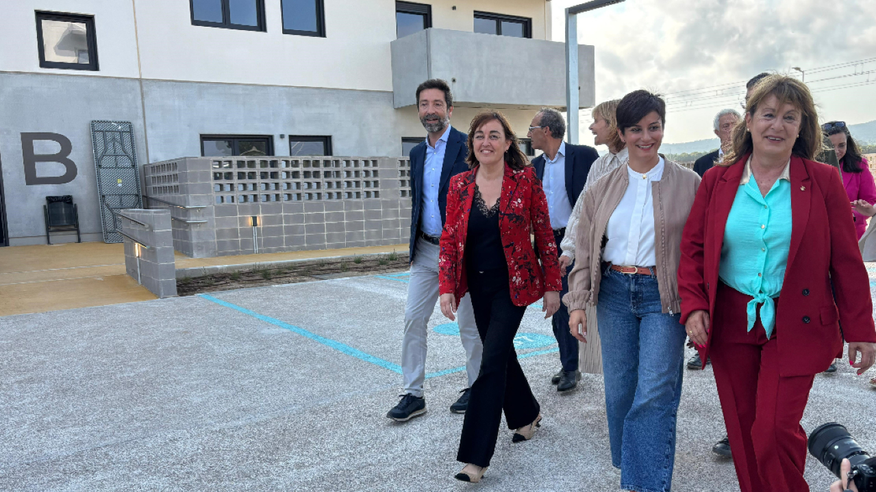 La consellera Paneque i la ministra La consellera Paneque i la ministra