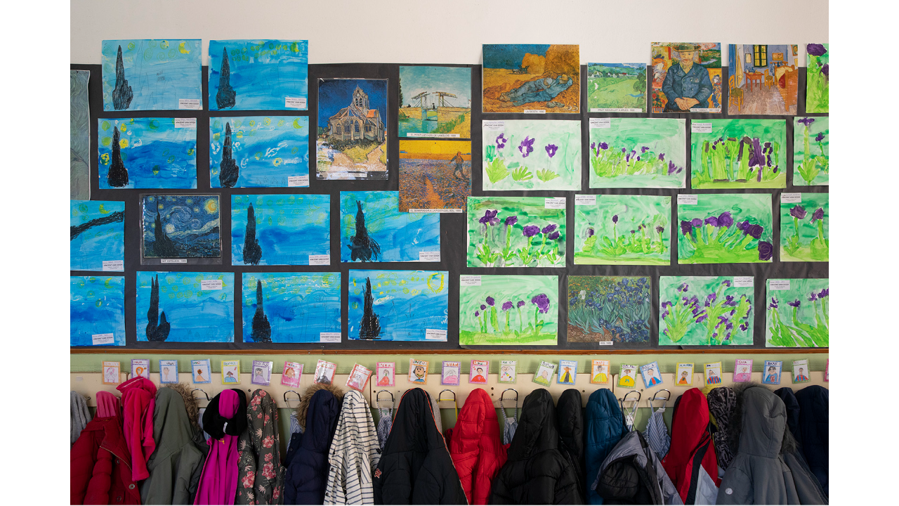 Fotografia passadís d'una escola Fotografia passadís d'una escola