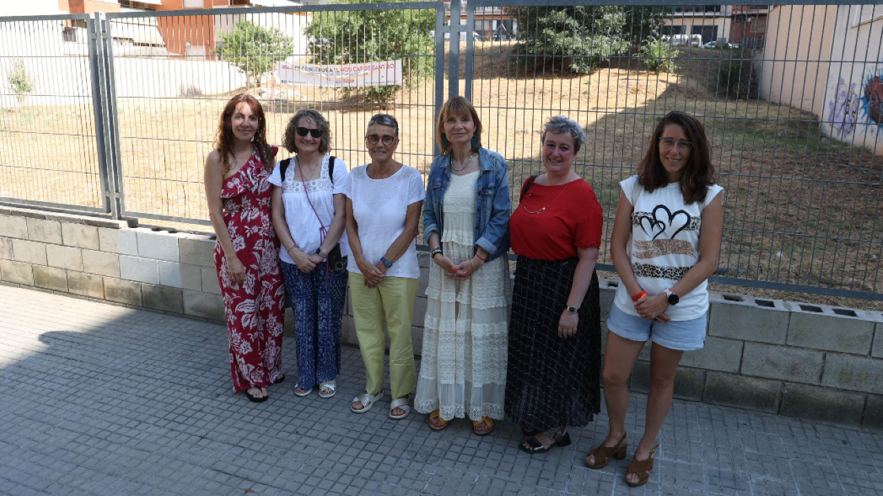La consellera Olga Pané i l’alcaldessa Lluïsa Moret s’han reunit per tractar les prioritats en matèria de salut, acompanyades de responsables del Departament de Salut i del consistori. La consellera Olga Pané i l’alcaldessa Lluïsa Moret s’han reunit per tractar les prioritats en matèria de salut, acompanyades de responsables del Departament de Salut i del consistori.